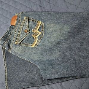 Maurices 17/18 Regular boot cut jeans